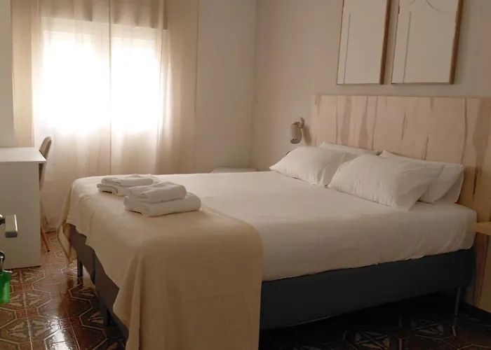 Casa Mila Sv19 Guesthouse 招待所 阿利坎特